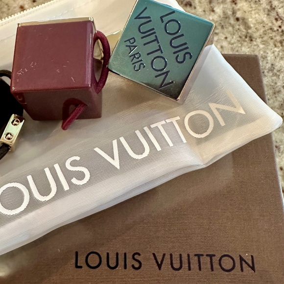 🩵Louis Vuitton Hair Cubes - Two Sets Of Two - Excellent Condition 💜 - Picture 5 of 6